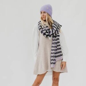 New cold morning scarf in the color purple